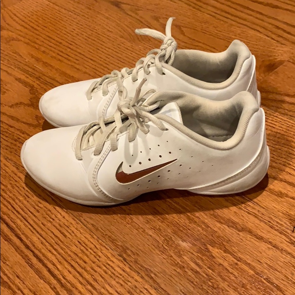 Nike sneakers - Picture 1 of 6